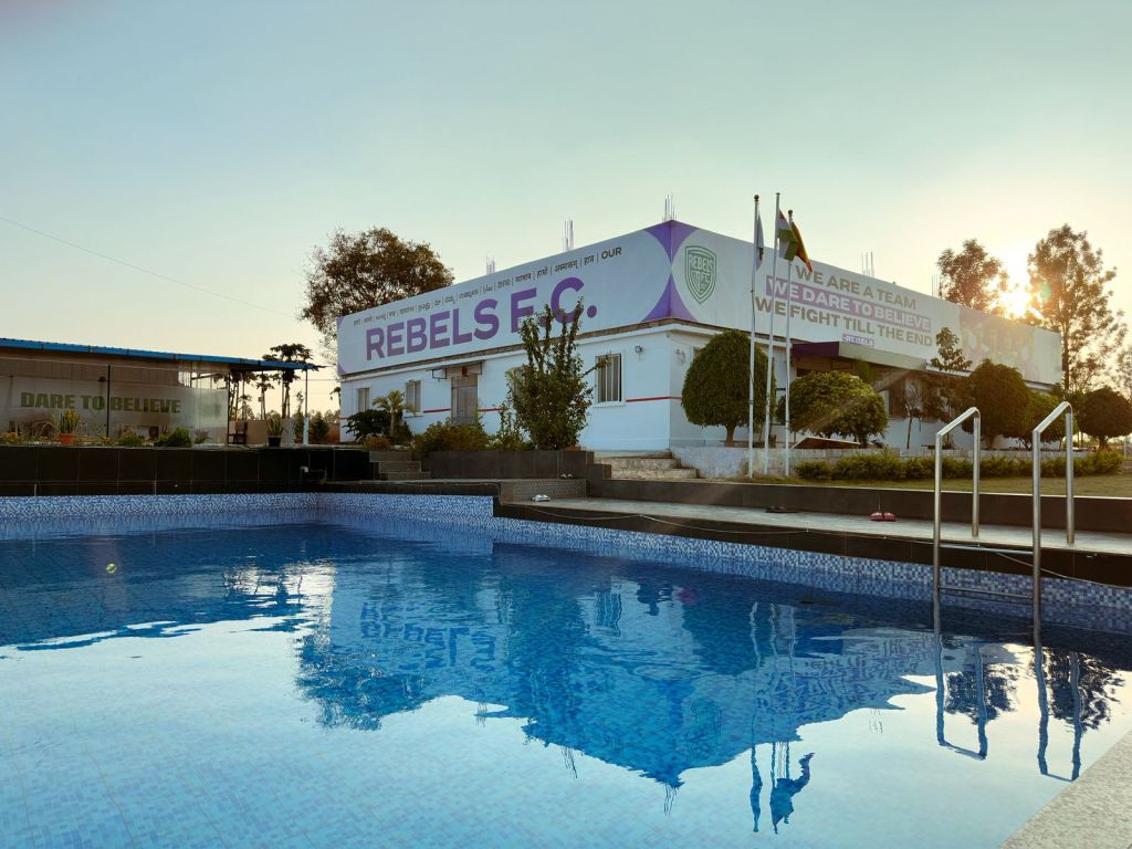 SwimmingPool